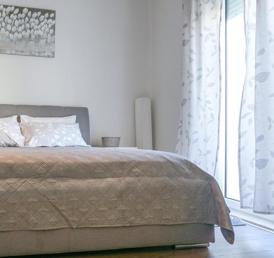 Apartamento Emma & Toni Biograd Na Moru Exterior foto