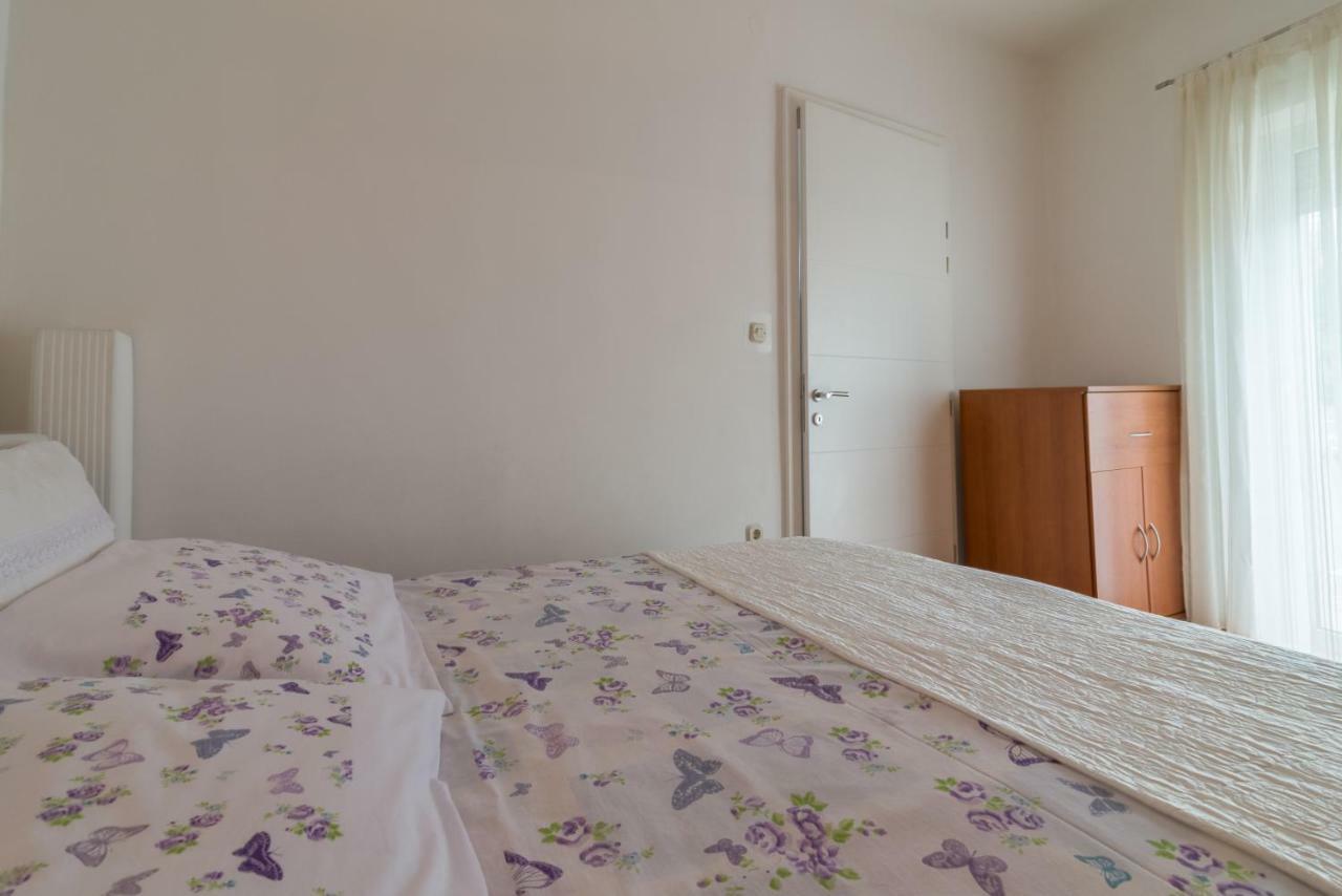 Apartamento Emma & Toni Biograd Na Moru Exterior foto